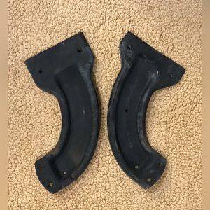 Chevrolet GMC Front Fender Brackets Brace  15709453 & 15709454 Silverado Sierra